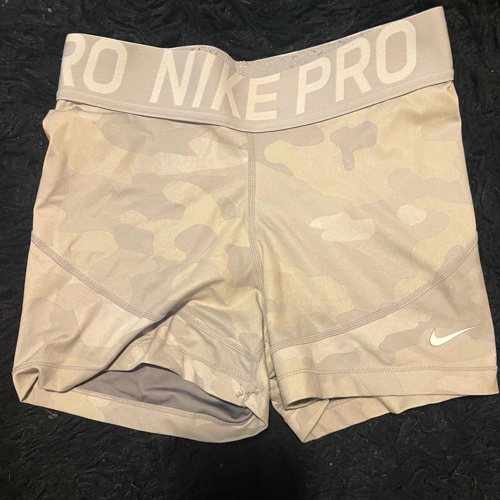Nike Pro Shorts in Light Camo, Size Medium